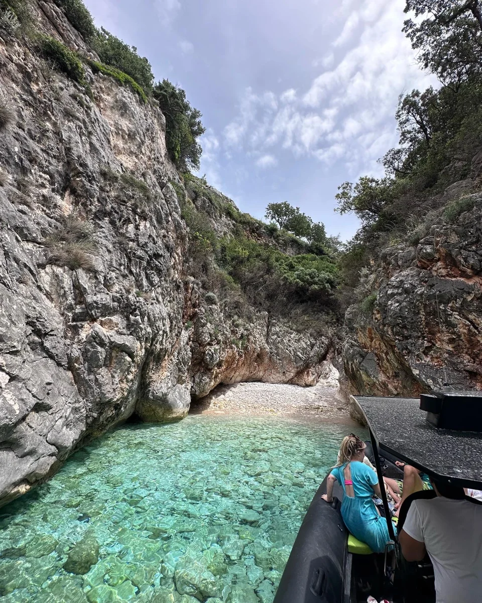 Grama Bay & Blue Gem Cave Speedboat