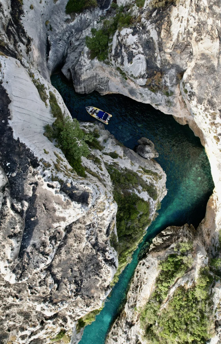 Gallery image for Grama Bay & Blue Gem Cave Speedboat