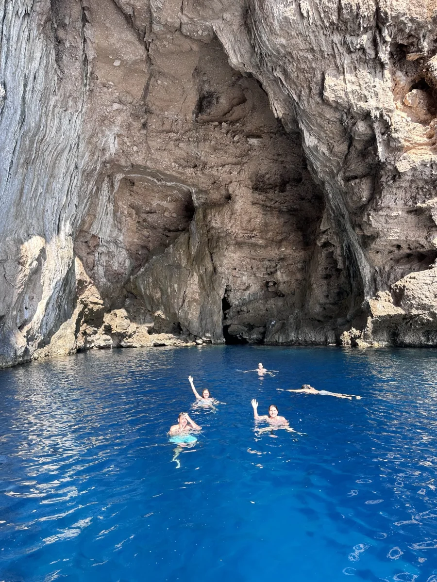 Gallery image for Grama Bay & Blue Gem Cave Speedboat